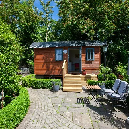 Holly Hut Shepherds Hut Lodge Jenkinstown Park