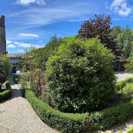 Holly Hut Shepherds Hut *