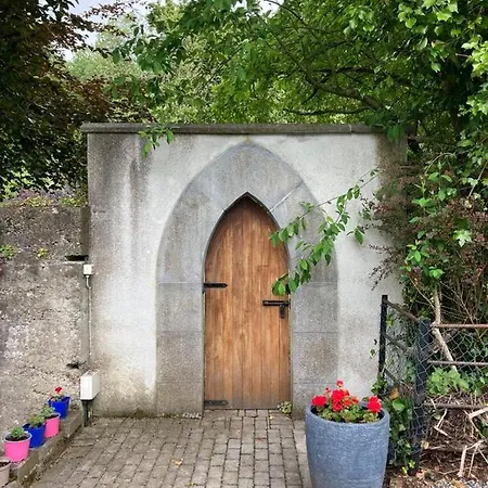 Holly Hut Shepherds Hut *