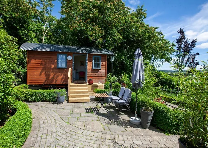 Lodge Holly Hut Shepherds Hut