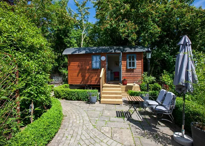 Holly Hut Shepherds Hut Lodge Jenkinstown Park