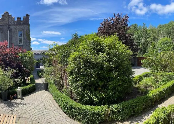 Holly Hut Shepherds Hut *