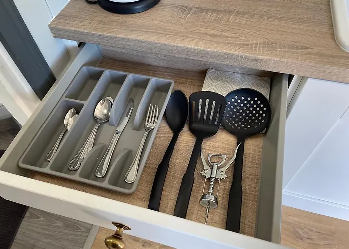 Lodge Holly Hut Shepherds Hut *